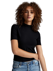 Ribbed Turtle Neck T-Shirt