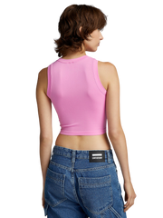Sleeveless Cropped Tank Top
